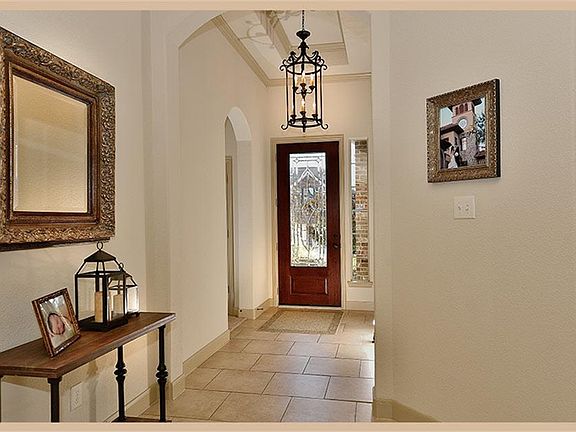 3rd image of 195 N Vershire Cir