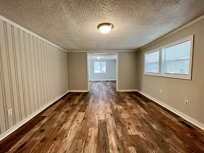 723 Wren Rd — Photo 6