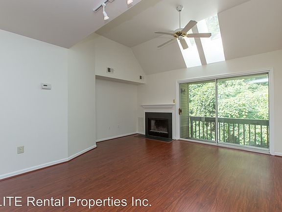4th image of 331 Cashel Ct