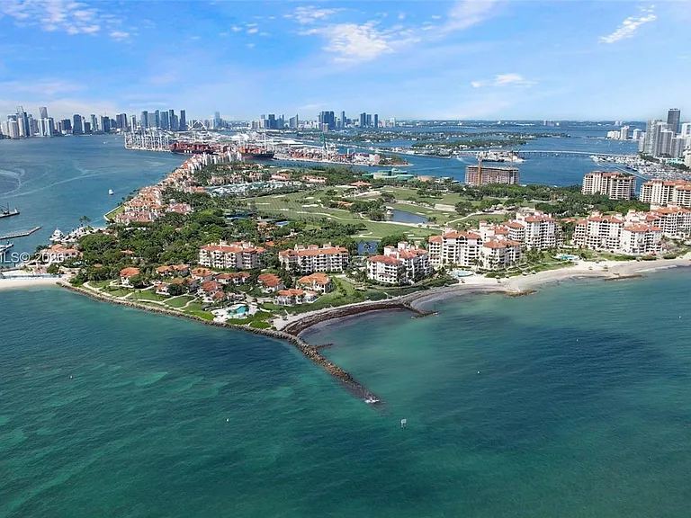 19122 Fisher Island Dr #19122 — Photo 48