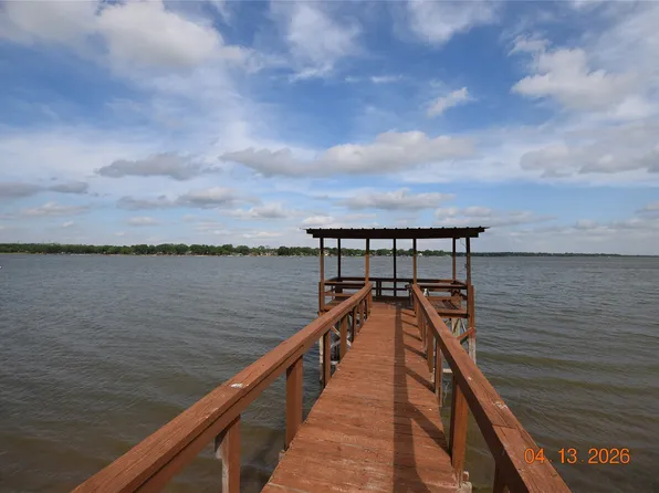 914 W Lake Dr, Weatherford, TX 76087