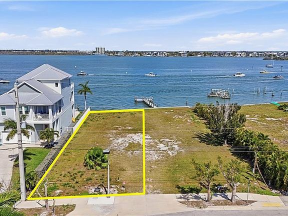 5th image of 355 Estero BLVD