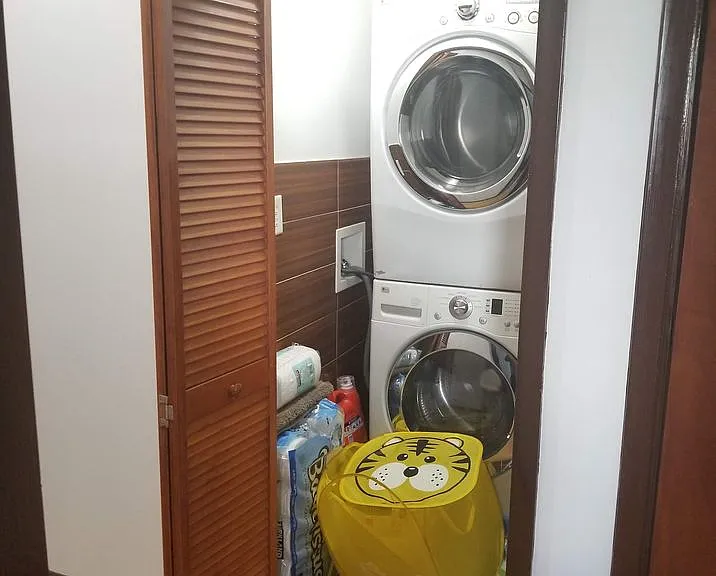 107 Oxford Ave #2 — Photo 7