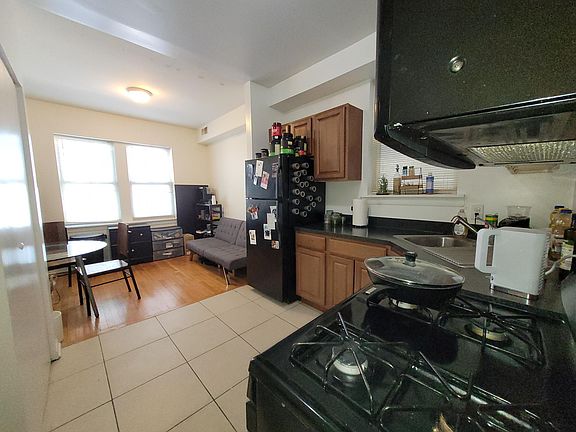 2nd image of 1910 N Kimball Ave #3