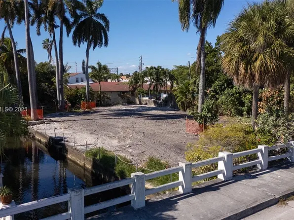 848 NW 18th Ave, Miami, FL 33125