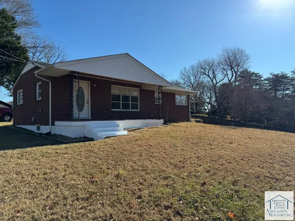 20 Duke St, Fieldale, VA 24089