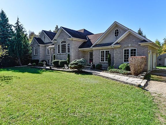 4th image of 19976 Kennedy Rd