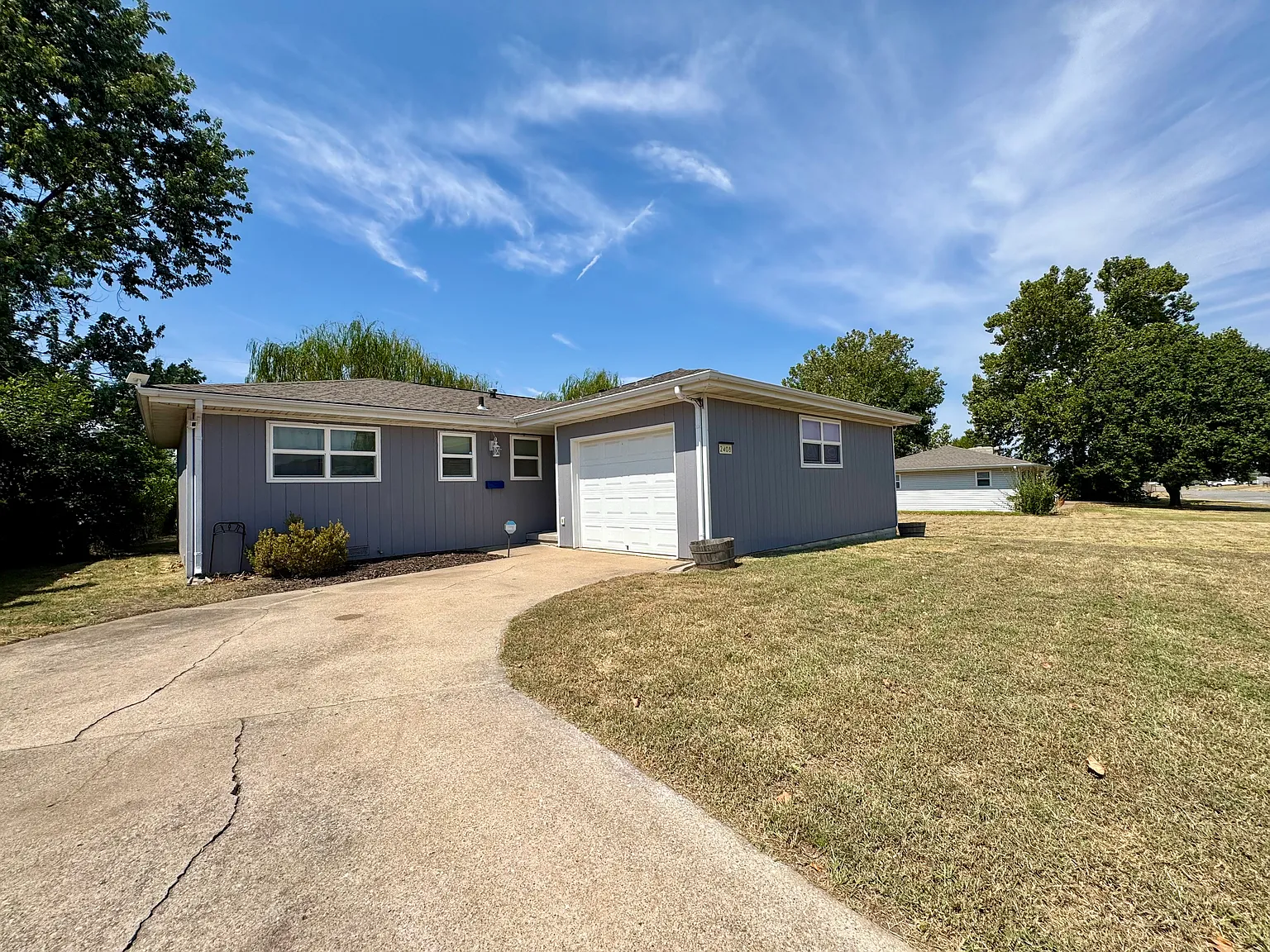 3 bed, 1.5 bath, 1120 sqft, $1,400 — Photo 2