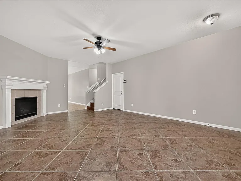 2110 Castle Gardens Ln — Photo 9