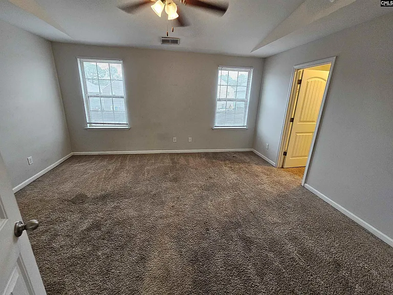 940 Yarrow Ln — Photo 11