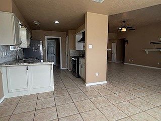 3rd image of 4014 Stony Creek Ln