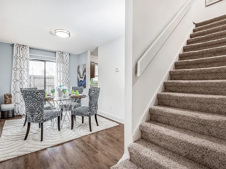 Regency Park Apartment Homes — Photo 13