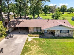 2115 W Sherman St, Paris, TX 75460