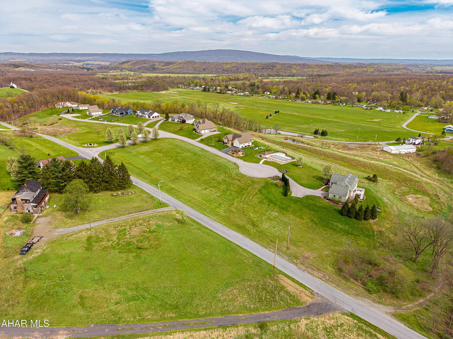 32 W Fairway Ridge Dr photo 1