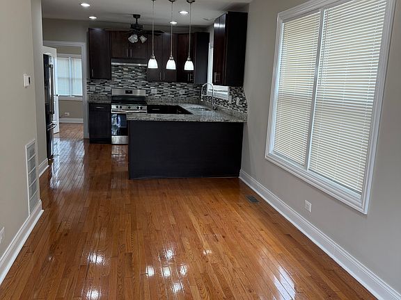 5th image of 5422 W Parker Ave