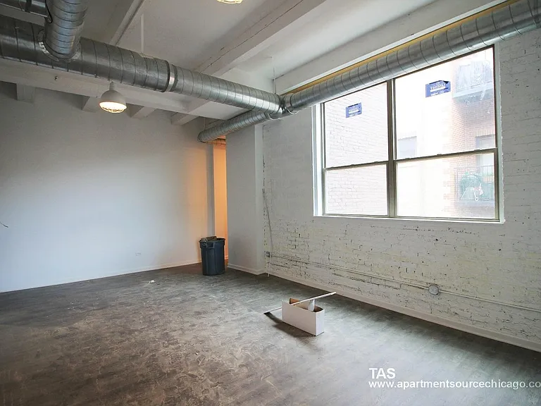 932 W Dakin St #202 — Photo 3