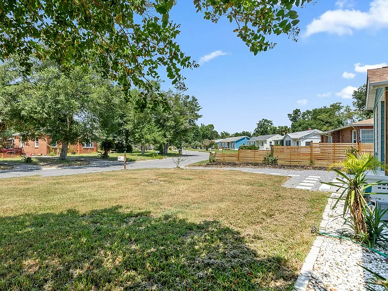 212 SE Kalash Rd — Photo 4