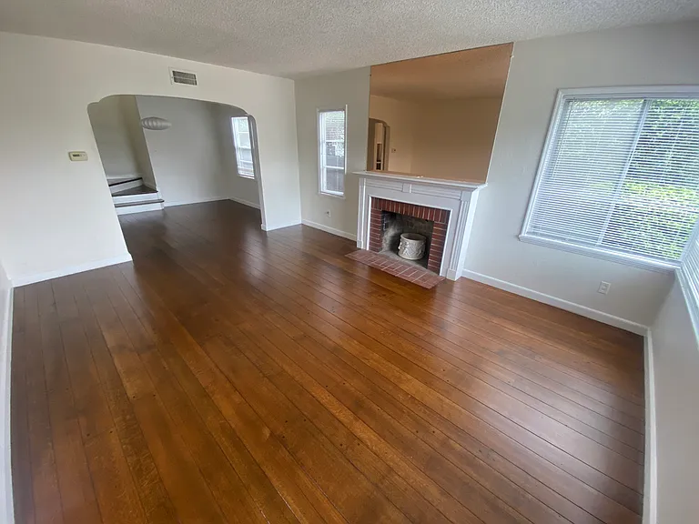 204 Haight Ave — Photo 19