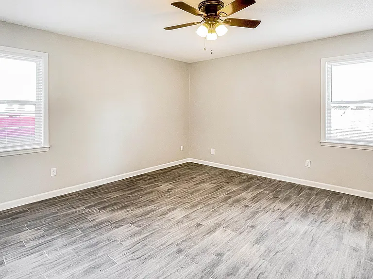 4290 Park Forest Dr — Photo 9