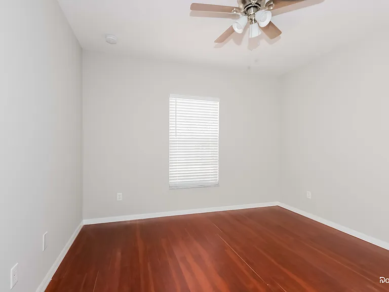 459 SW Laconic Ave — Photo 7