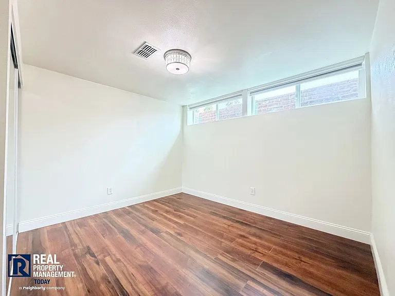 1726 N Jackson Ave — Photo 36