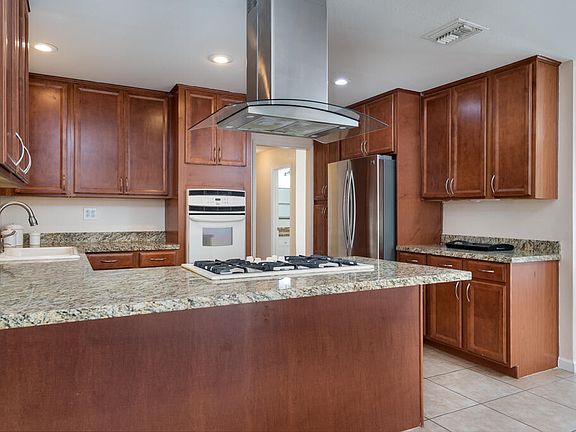 4th image of 27345 Hombria Dr