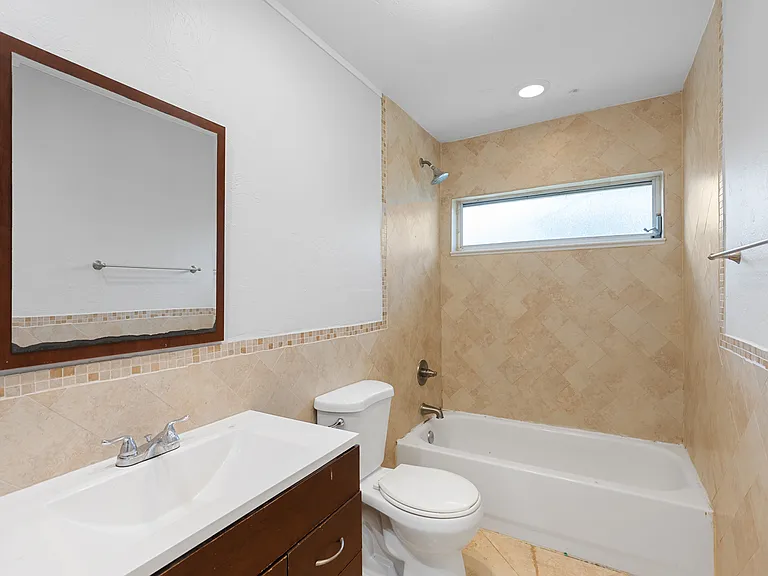 2215 SW 12th Pl — Photo 13