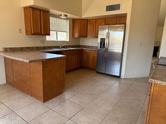 4th image of 5400 S SOUTHERN OAK Drive