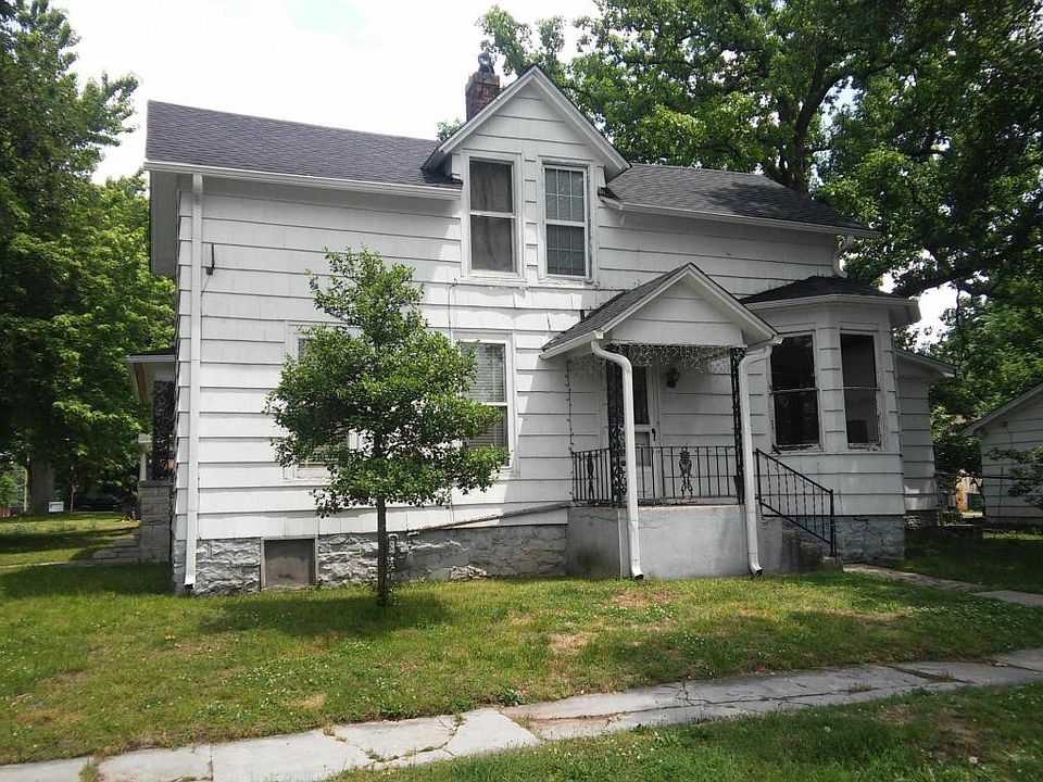 2nd image of 530 W Chestnut St