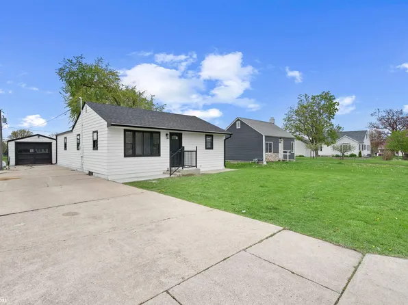 1109 S 1st St, Marshalltown, IA 50158