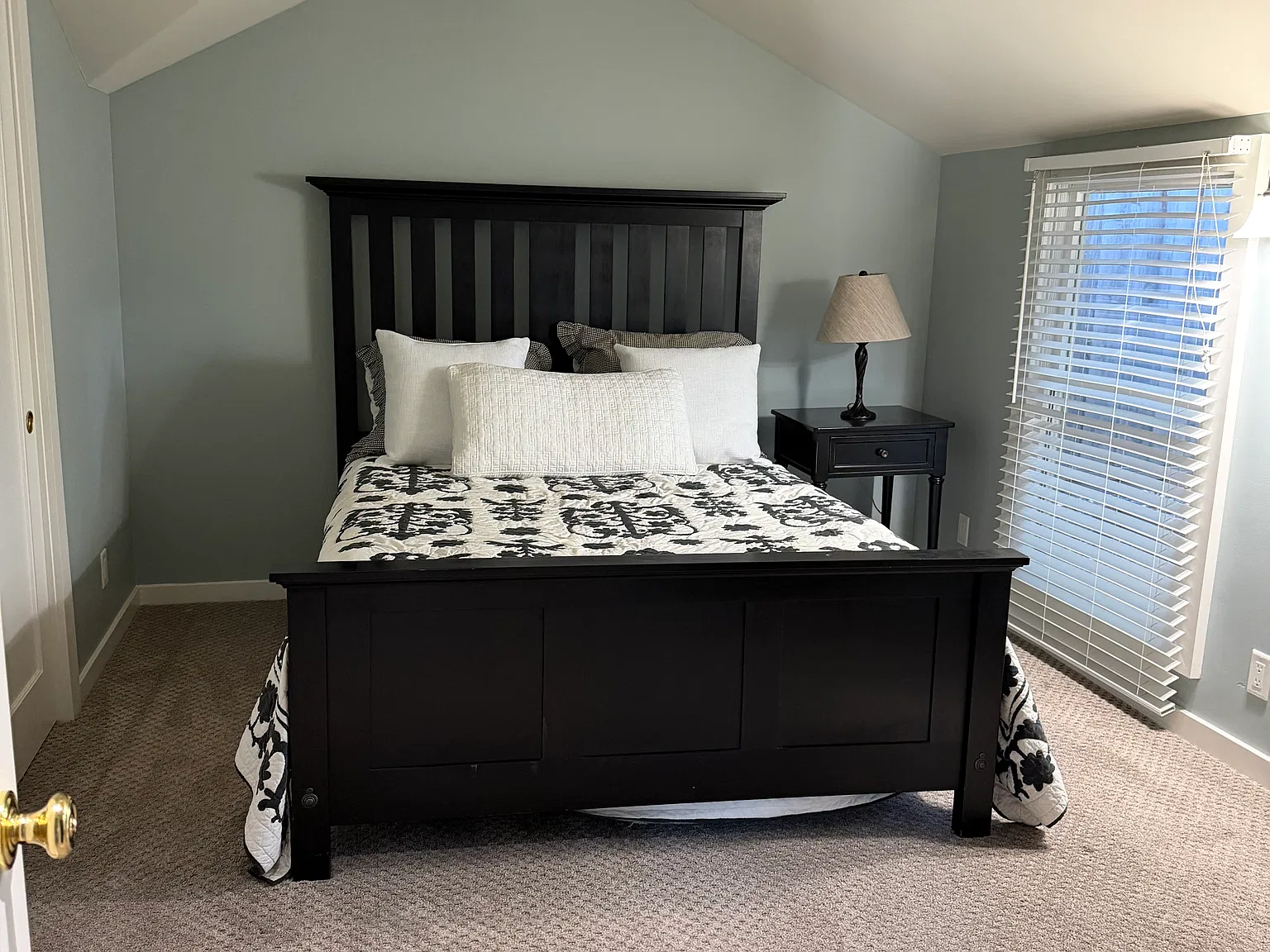 1 bed, 850 sqft, $3,500 — Photo 4
