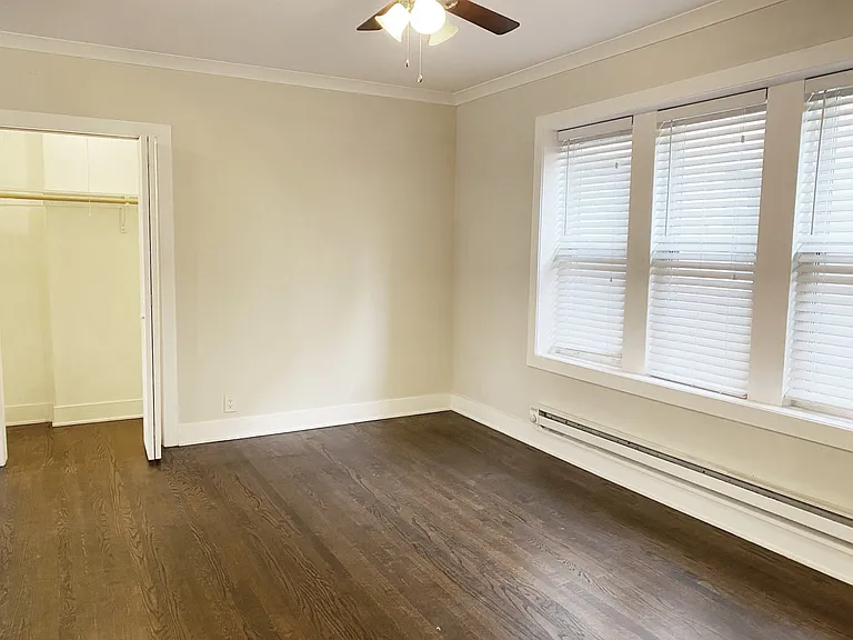 4218 N Clark St #2 — Photo 8