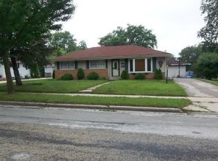 W147N8335 Manchester Dr, Menomonee Falls, WI 53051