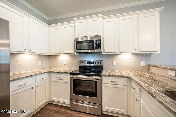 3509 Richter Way #B — Photo 8