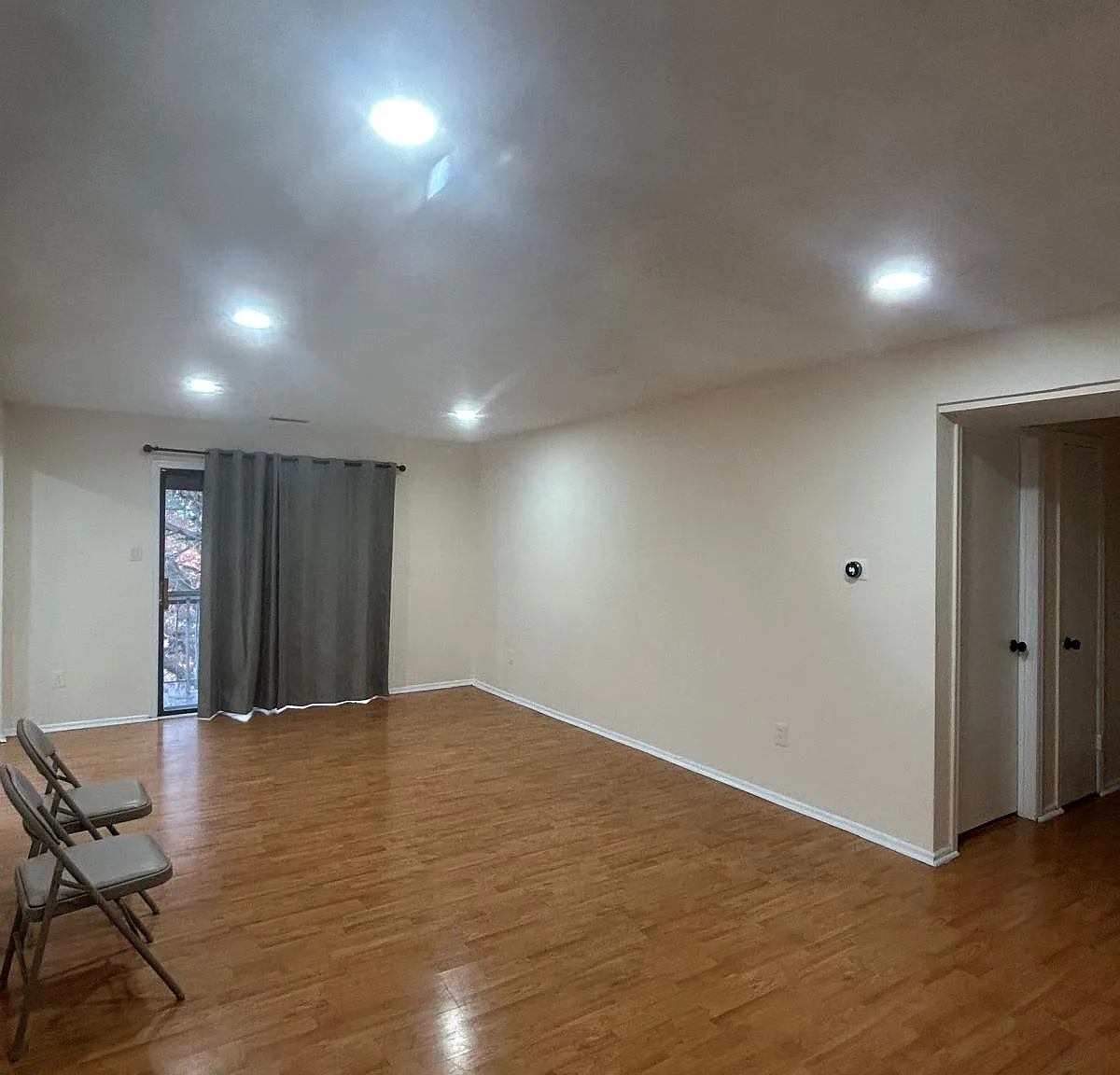 2 bed, 1291 sqft, $2,400 — Photo 2