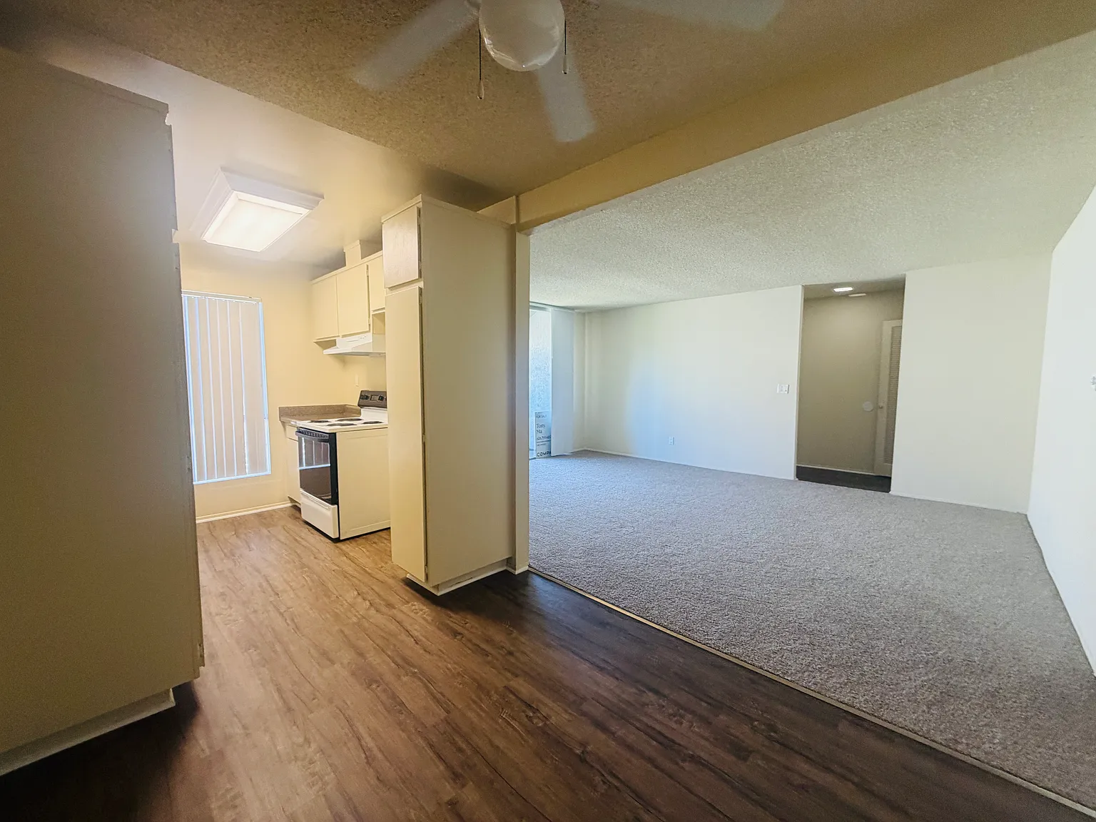 2 bed, 950 sqft, $2,695 — Photo 2