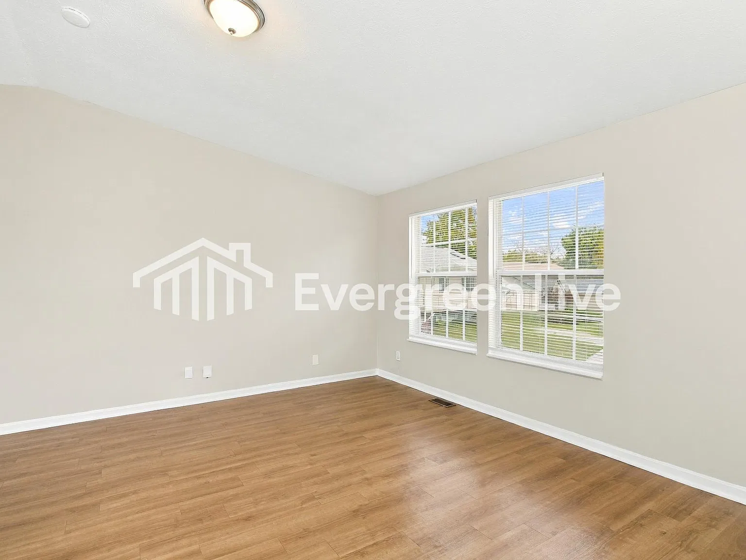3 bed, 2.0 bath, 1752 sqft, $1,695 — Photo 2