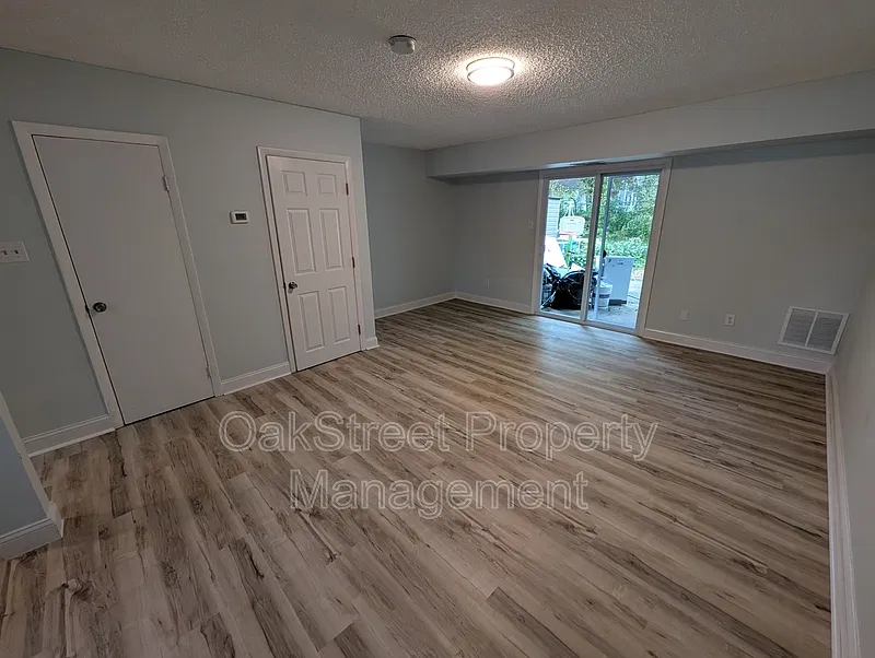 2 bed, 1.5 bath, $1,800 — Photo 3