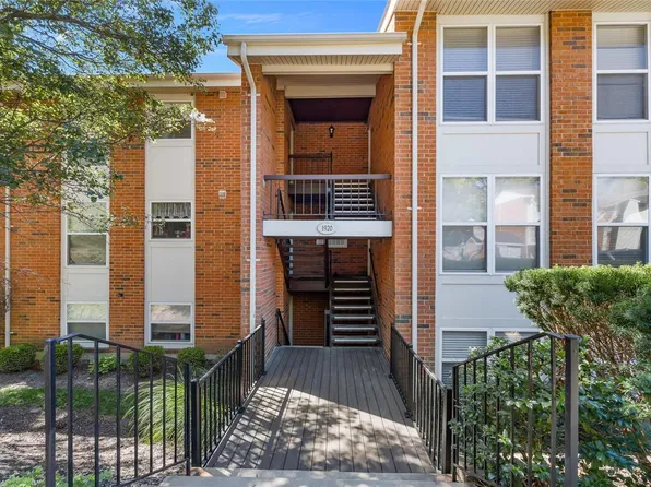 1920 Hunting Lake Ct APT 102, Saint Louis, MO 63122