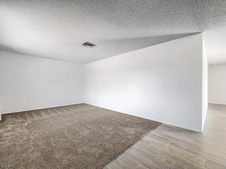 823 Center St — Photo 6