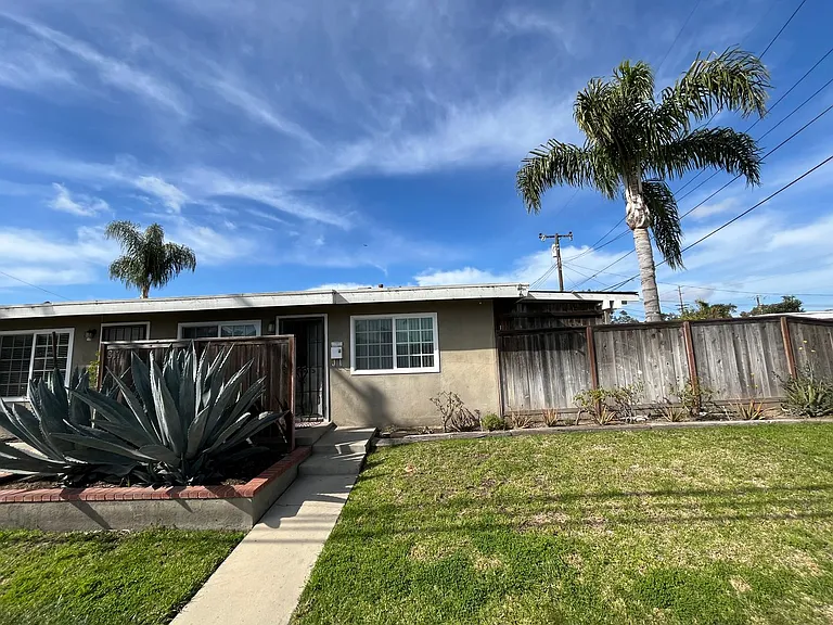 8171 Opal Cir — Photo 1