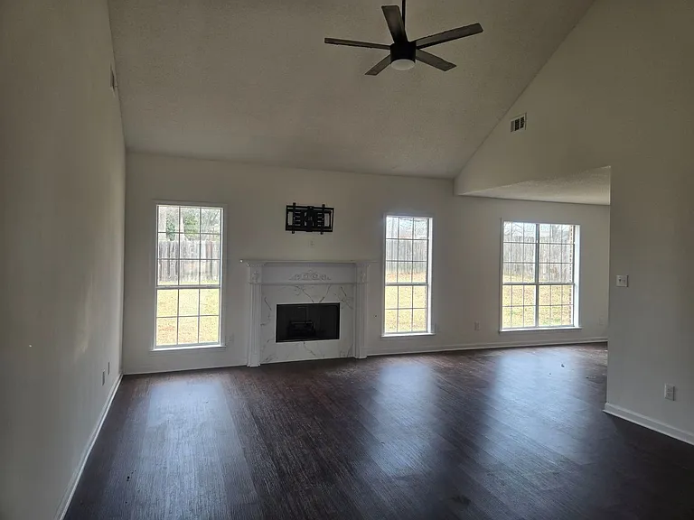 6228 Ewing Blvd — Photo 2