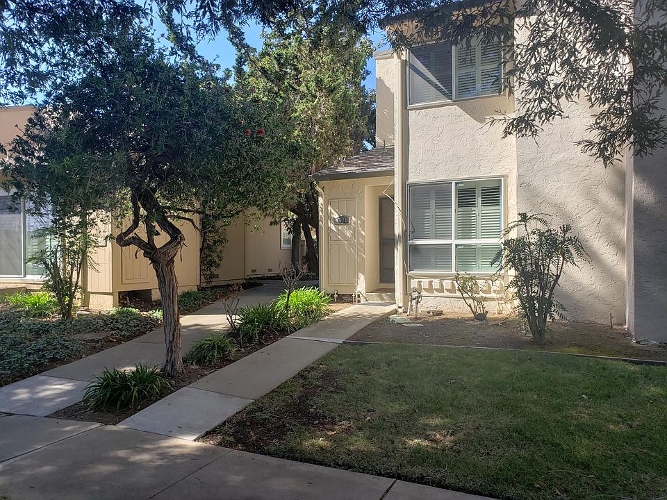 1st image of 1074 Norfolk Dr