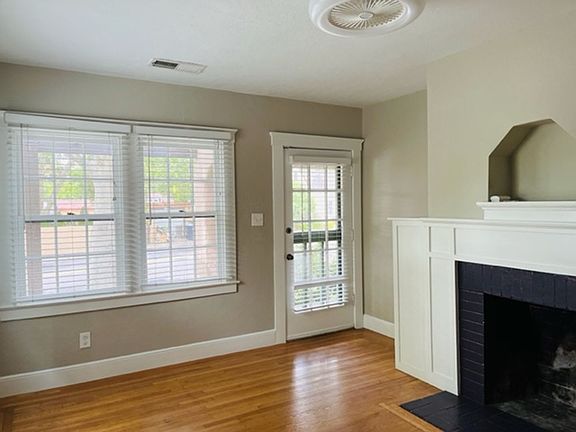 2nd image of 2709-2711 Freeport Blvd #2711FR