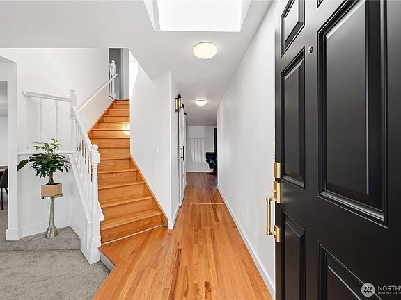 2nd image of 4313 Harbor Ridge Road NE