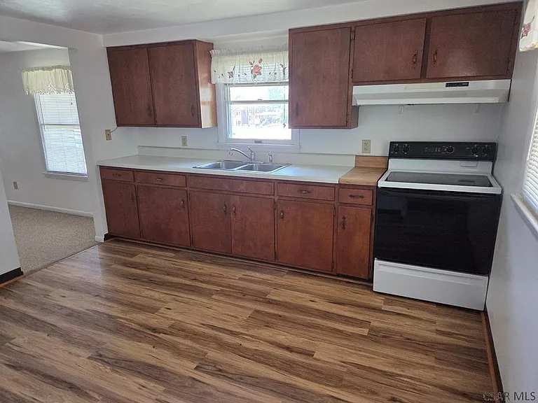 686 W Main St #2 — Photo 3