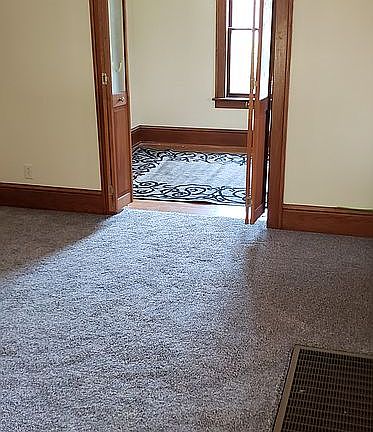 4th image of 745 E Grove St