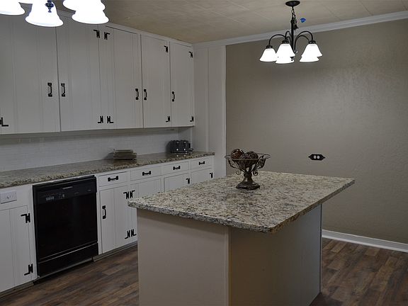 4th image of 709 N 43rd St