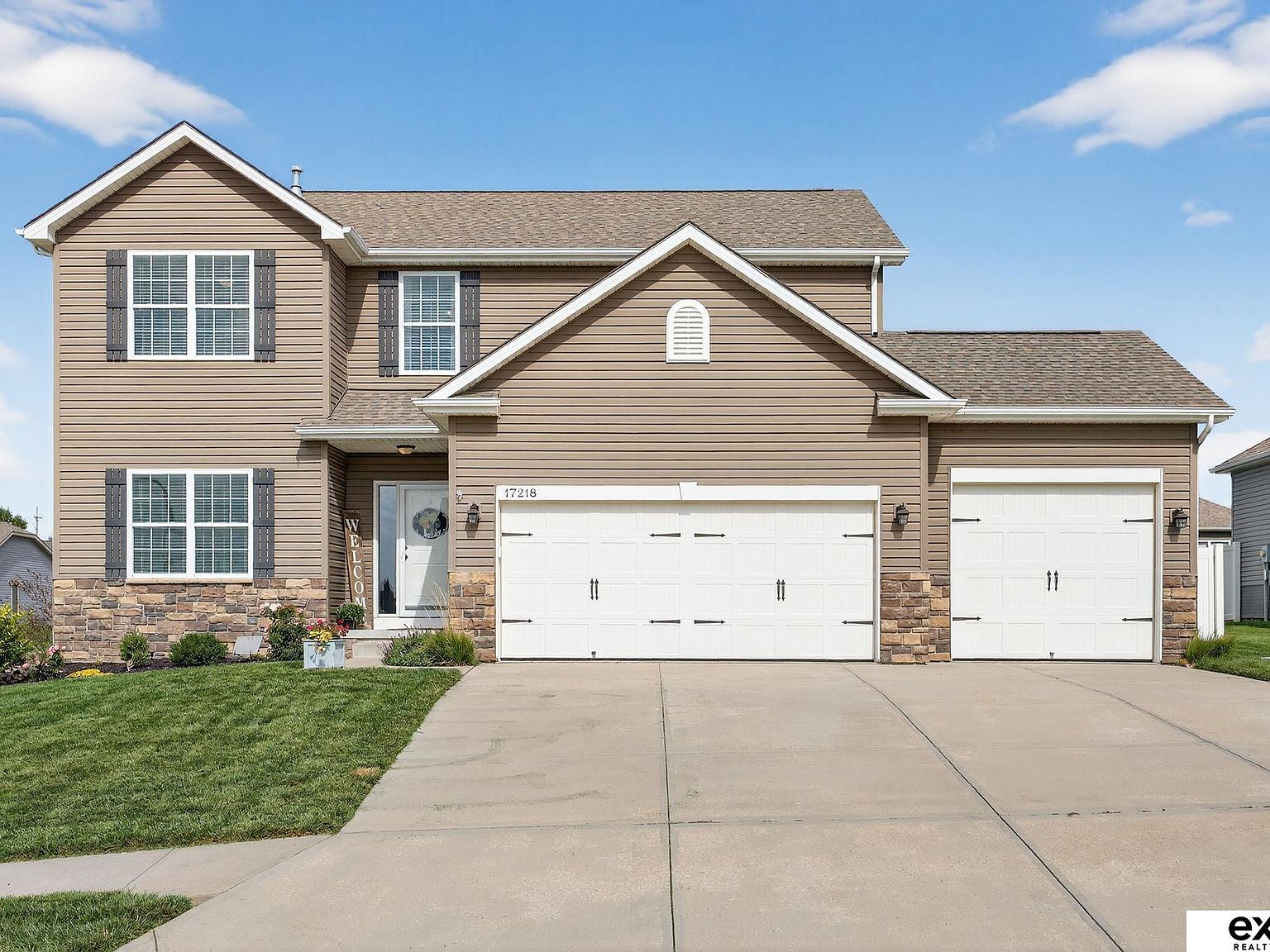 17218 Jessica Ln, Gretna, NE 68028 | Zillow