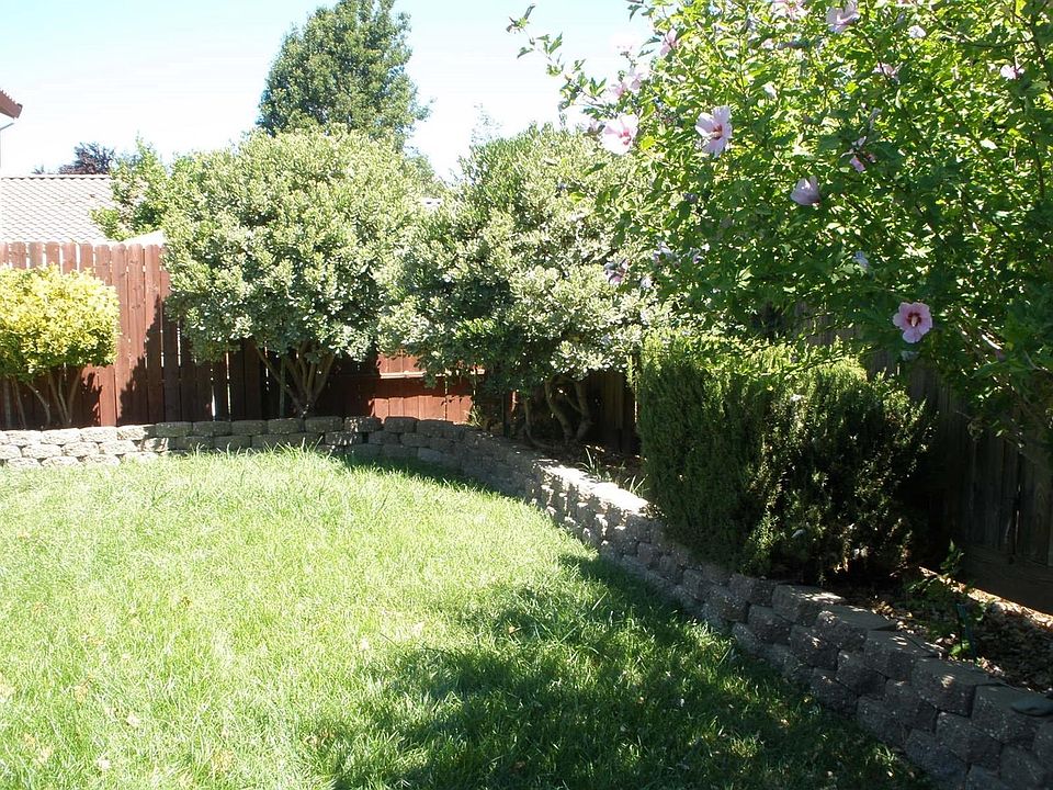 2nd image of 3371 Calla Lily Way